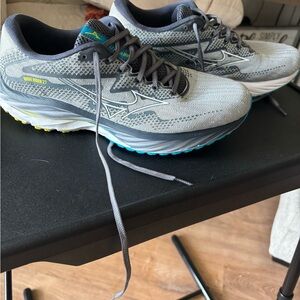 Mizuno Wave Rider 27